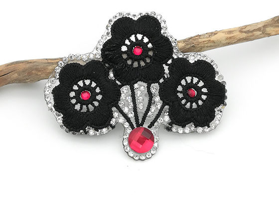 China Schwarze Blumen-Stickerei bessert Wintersweet geformte kundengebundene Farbe/Größe aus fournisseur