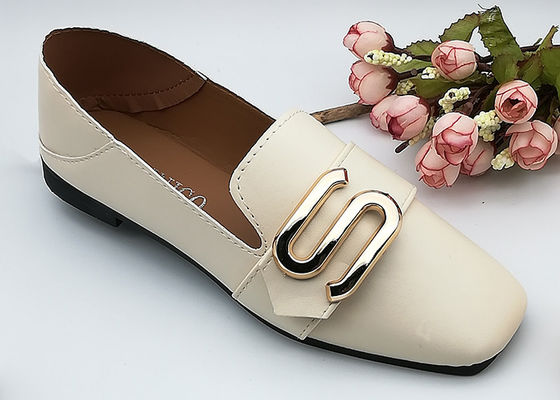 China S-Buchstabe-Plastikschuh-Schnallen, kleine Schuh-Schnallen für Geschenk-Damen-Schuh fournisseur